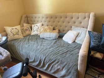 Deep linen daybed-linen weave, in spare room- some scratches