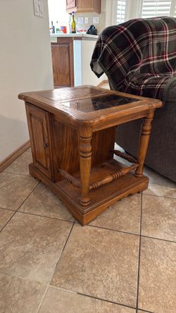 MVintage Solid Oak End Table with Glass Top - Early American Style