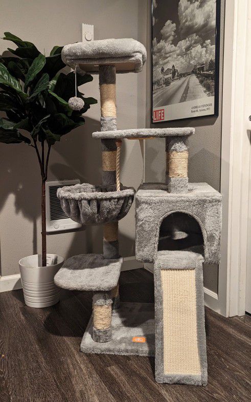 Cat/Kitten Tree Tower & Activity Station 