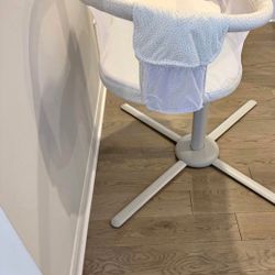 Halo Swivel  Bassinet 