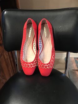Tahari Ladies Flat size 8.5
