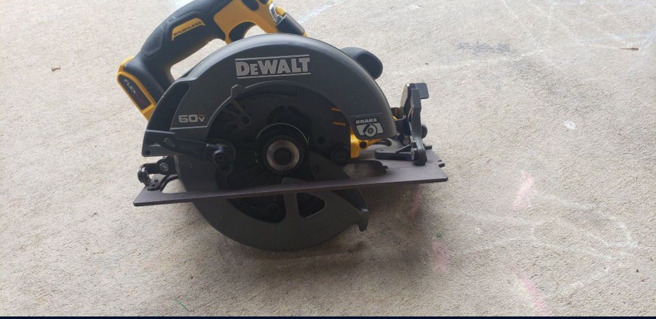 Dewalt DCS578B Flexvolt 60 Volt Max 7-1/4”::