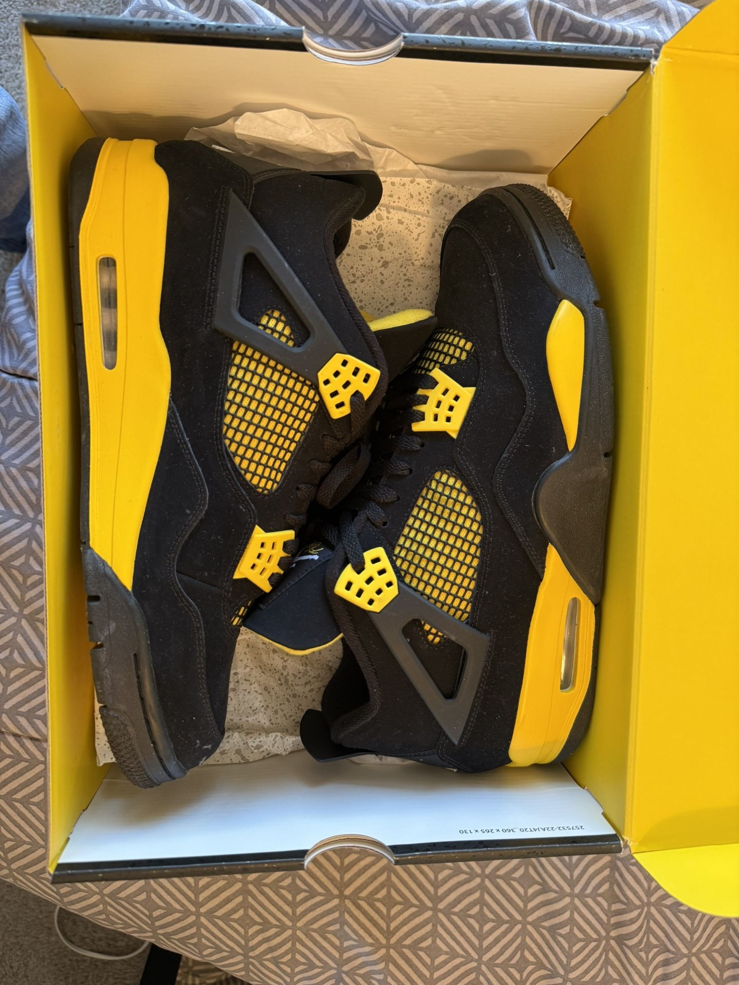 Jordan Retro 4 Yellow Thunder