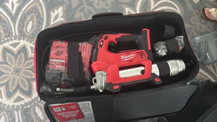 Milwaukee m18 electric grease gun