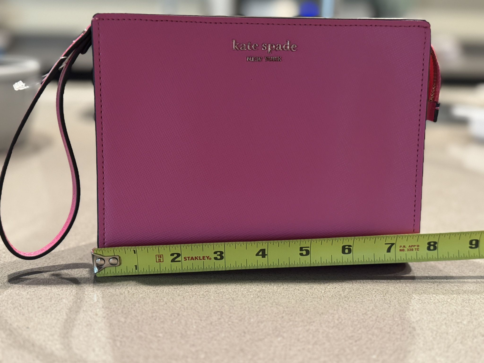 ✨ Brand New Kate Spade Wristlet ✨
