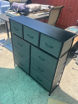 9 Drawers Dresser