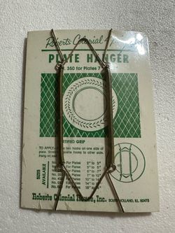 Roberts Colonial House Wire Plate Hanger