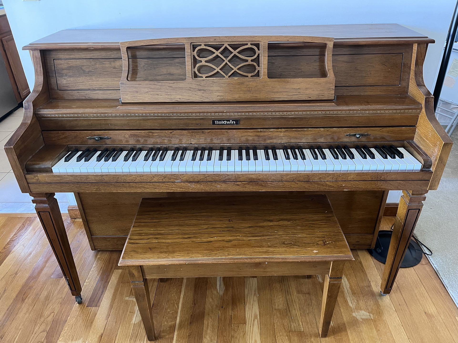 Baldwin model 623A Console Piano