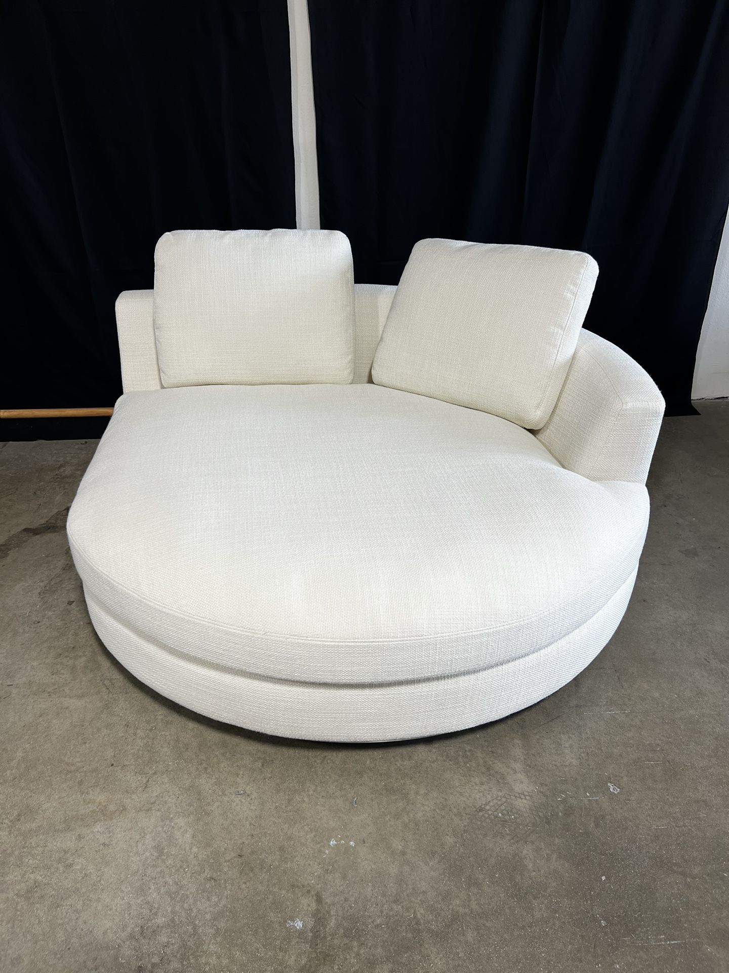 Castlery Hamilton Round Chaise Sectional Sofa Right Facing (Brilliant White)