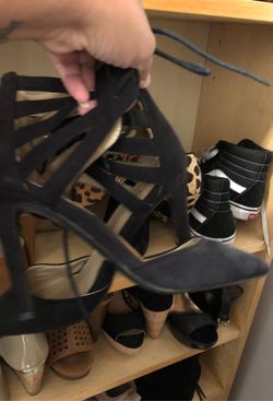 Women black shoes