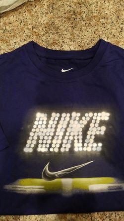 NIKE BOYS TEE SHIRT SIZE M