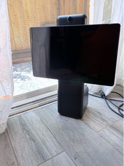 Meta Portal Plus (Smart Video Calling Display)