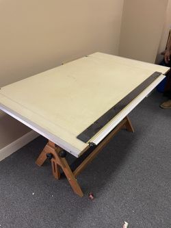 Graph Table Like New