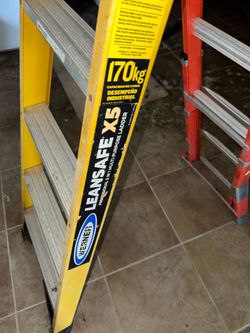 Werner 375-lb Capacity Fiberglass Leansafe Ladder
