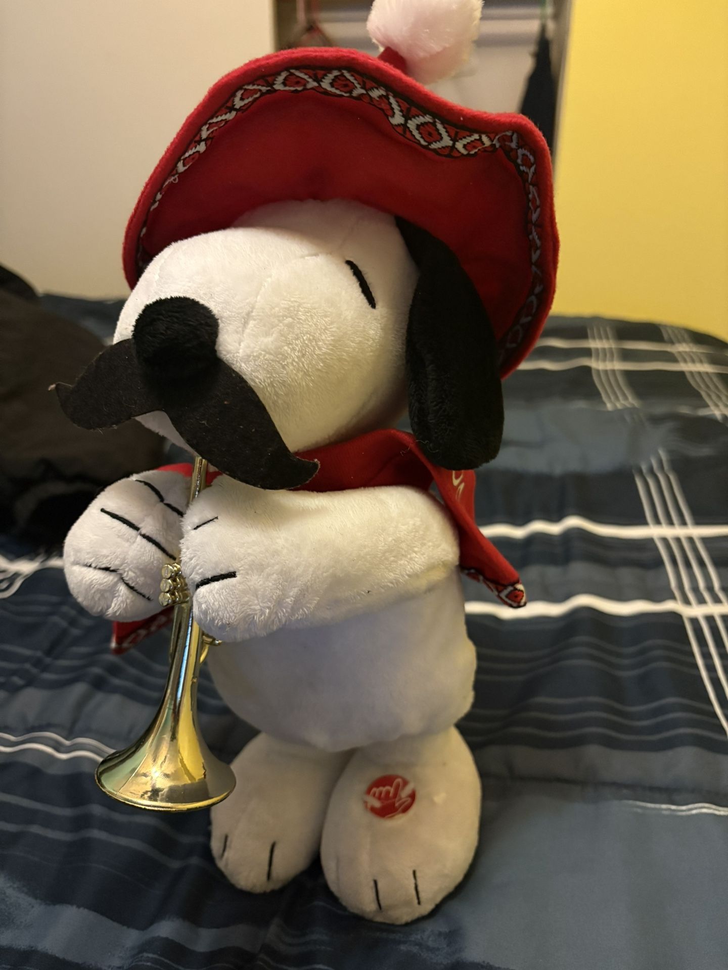 Peanuts 16" Animated Musical Snoopy w/ Trumpet Plush Plays Feliz Navidad