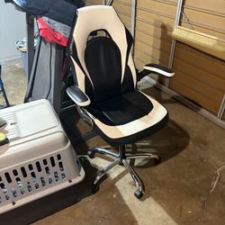 Office/Gaming Chair Ergonomic Desk Chair Computer Chair, Leather Executive Swivel Chair with Flip-up Armrests and Lumbar Support