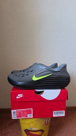 Nike size 10. Reactx rejuven8 blk volt
