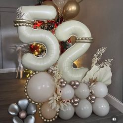 Surprise Balloons Bouquet✨🤍 .