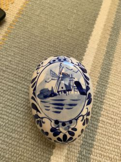 Delft Egg trinket and pitcher