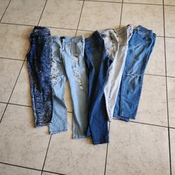 Torrid, Forever 21, Lovesick, Levi's Ladies