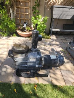 Hayward Super ii Pool Pump with accessories