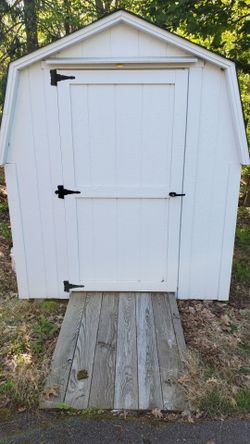 Shed for sale like new
