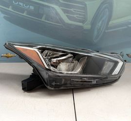 2023-2026 NISSAN VERSA S, SV RIGHT HALOGEN HEADLIGHT