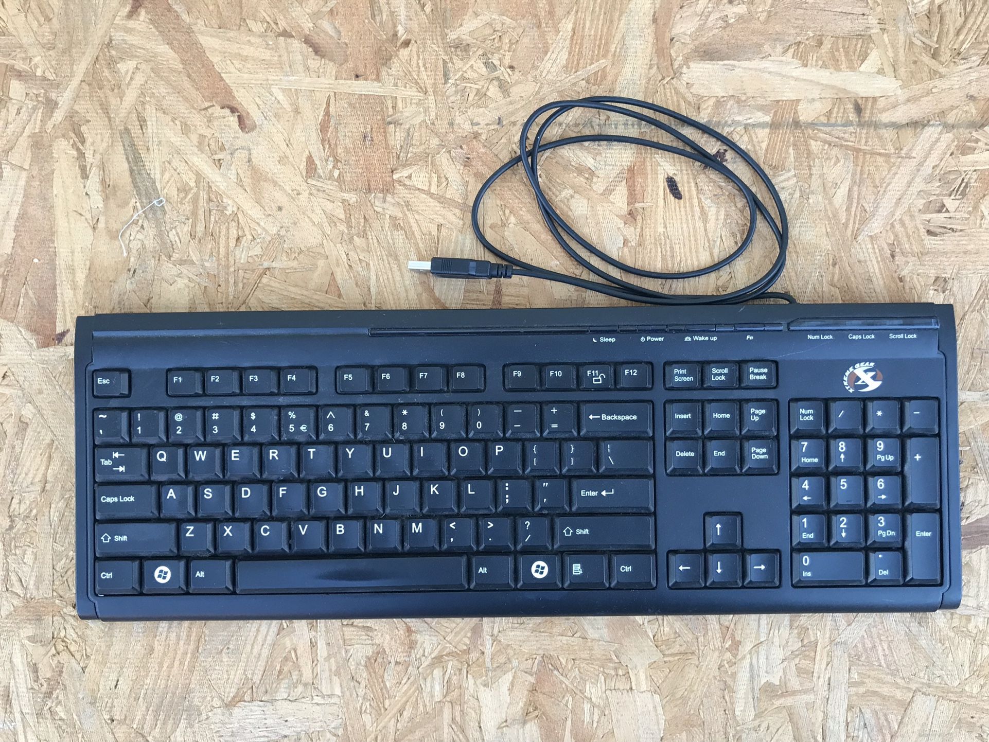 Computer keyboard with usb connector