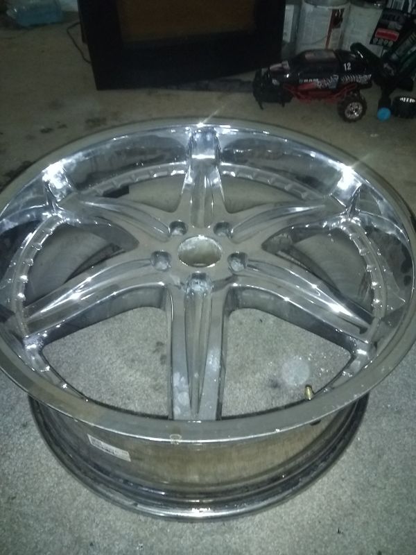 Car Dealerships In Roanoke Va >> 22 inch rims no lock ..can put straight on car with no problems for Sale in Austell, GA - OfferUp Car Dealerships In Roanoke Va >> 22 inch rims no lock ..can put straight on car with no problems for Sale in Austell, GA - OfferUp
