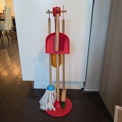 Melissa & Doug cleaning set