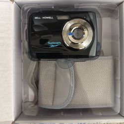 Bell & Howell Splash WP7 Waterproof Digital Camera 12 MP 2.4 LCD