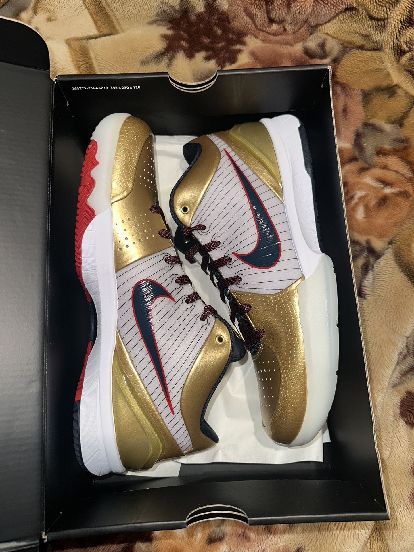 Kobe 4 Gold Medal