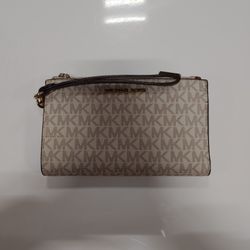 Michael Kors Jet Set Travel Bag 