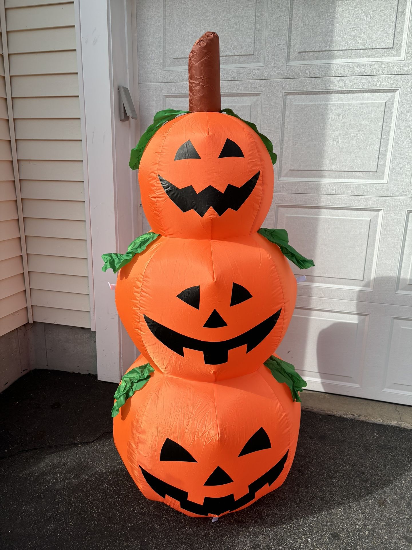 5ft Tall Inflatable Pumpkin Stack Outdoor Halloween Scene