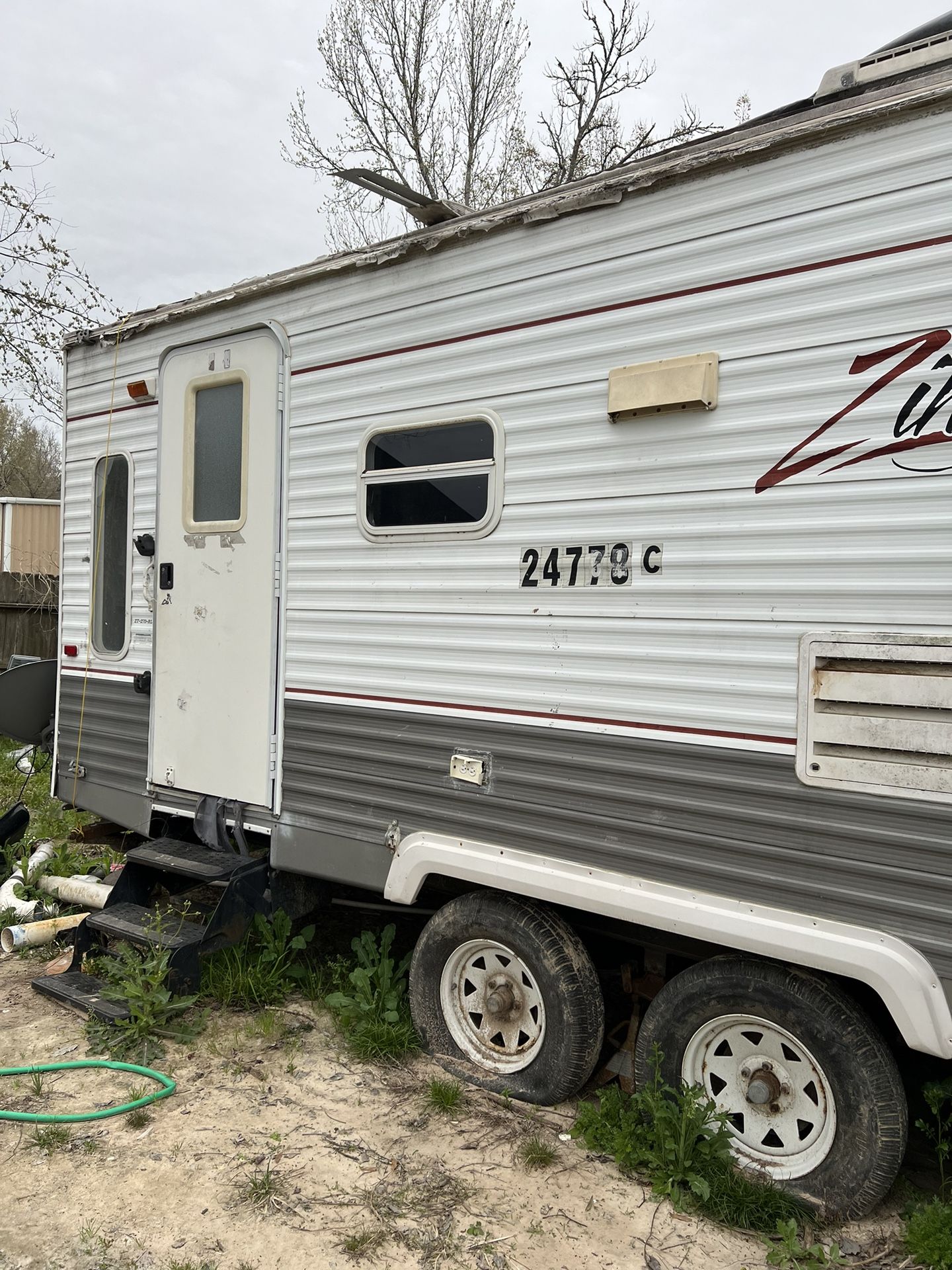 2010 Pull behind RV