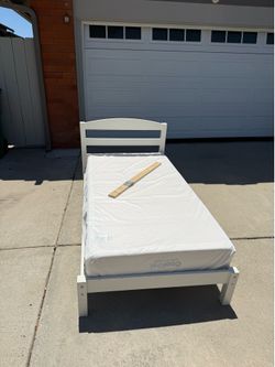 White twin bed frame