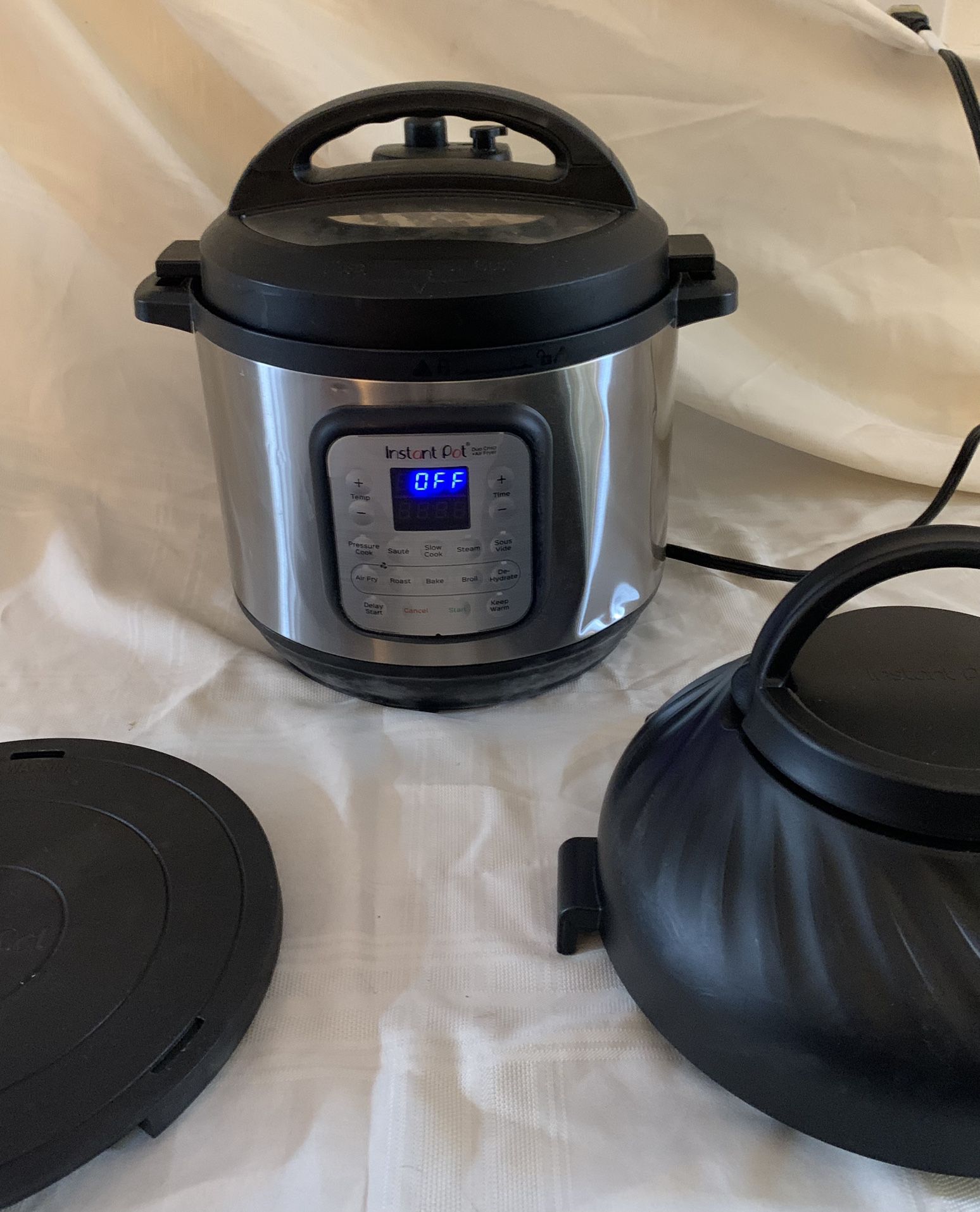 Instant Pot Duo Crisp 11 in 1, Electric Pressure Cooker with Air Fryer,  Roast, Bake, Dehydrate, Slow Cook, Rice Cooker, Steamer, Saute, 8 Quart, 14  On for Sale in Carlsbad, CA - OfferUp