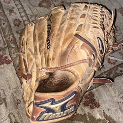 Mizuno global Elite Baseball glove