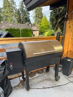 Pro 34 BBQ Wood Pellet Grill and Smoker in Bronze with Cover