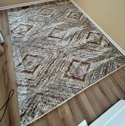 Large rug 8ft * 10ft