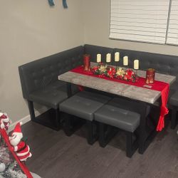 Dinning Room Table Great Condition