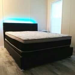 NEW QUEEN-SIZE PILLOW TOP MATTRESS AND BOX SPRING 🆕️