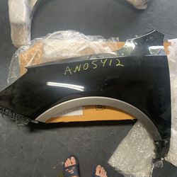 2011  Hyundai Veracruz And Black Front Passenger And Driver Side Fender In Great Condition Via 