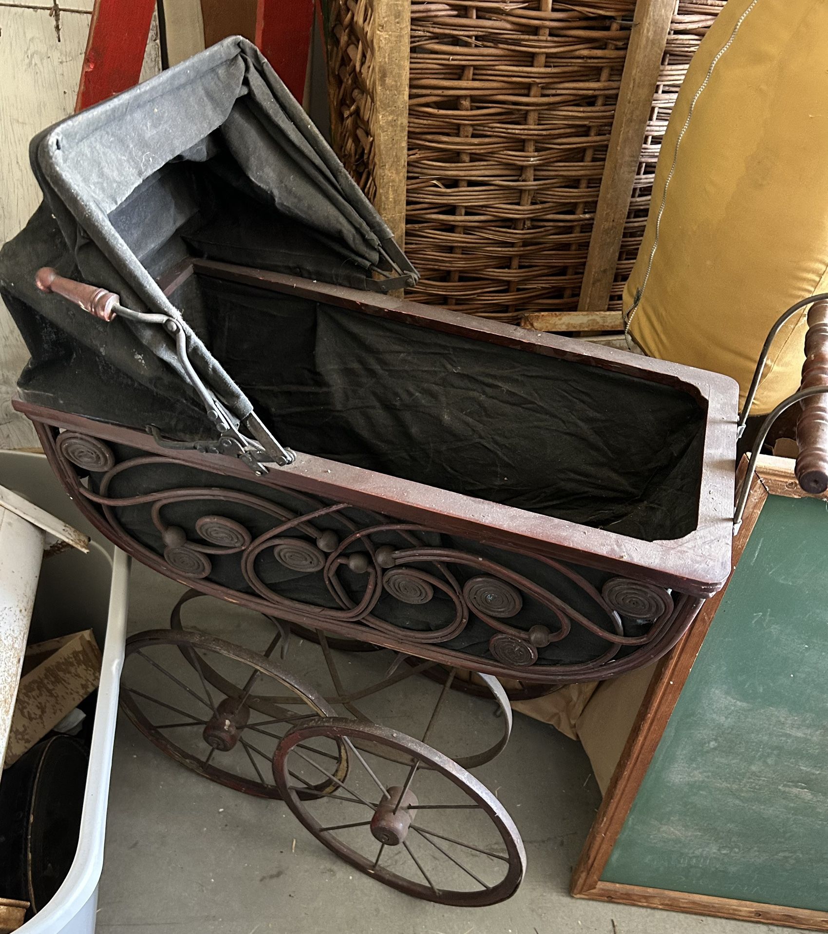Victorian stroller/Buggy