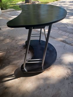 Black Kidney-Shaped Computer Desk with wheels