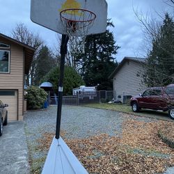 Freestanding Outdoor Basketball Hoop