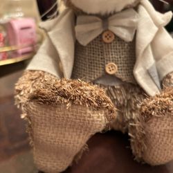 Mr bunny~ Brand New Sitting ~ See All Photos ( Pick Up Near Labrea & San Vicente 90019) Perfect For your Easter Decor