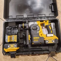 DEWALT
20V MAX XR Cordless Brushless 1 in. SDS Plus L-Shape Rotary Hammer with (2) 20V 5.0Ah Batteries and Charger