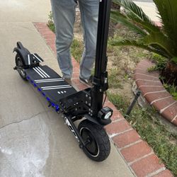 Dual-motor electric scooter