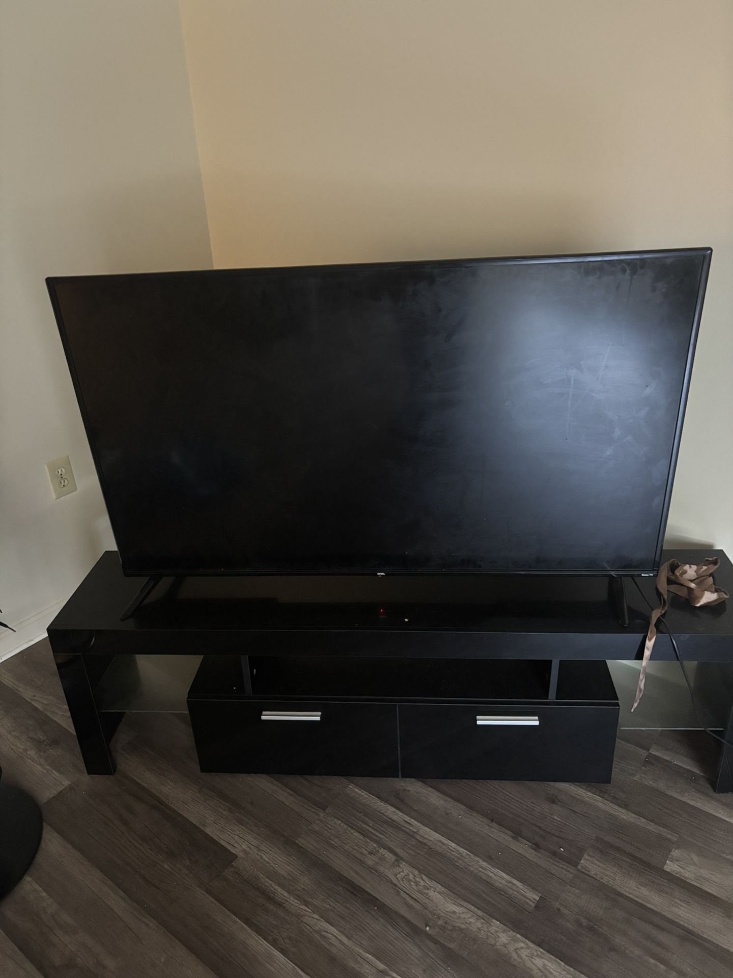 55 Flat Screen Roku Tv
